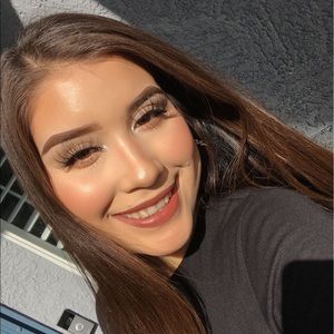 Meet your Posher, Ofelia